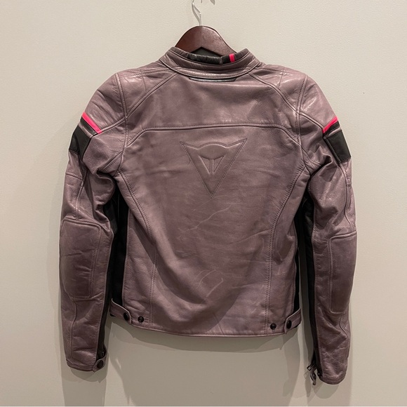 Dainese women’s leather motorcycle jacket - 42 - Picture 9 of 9